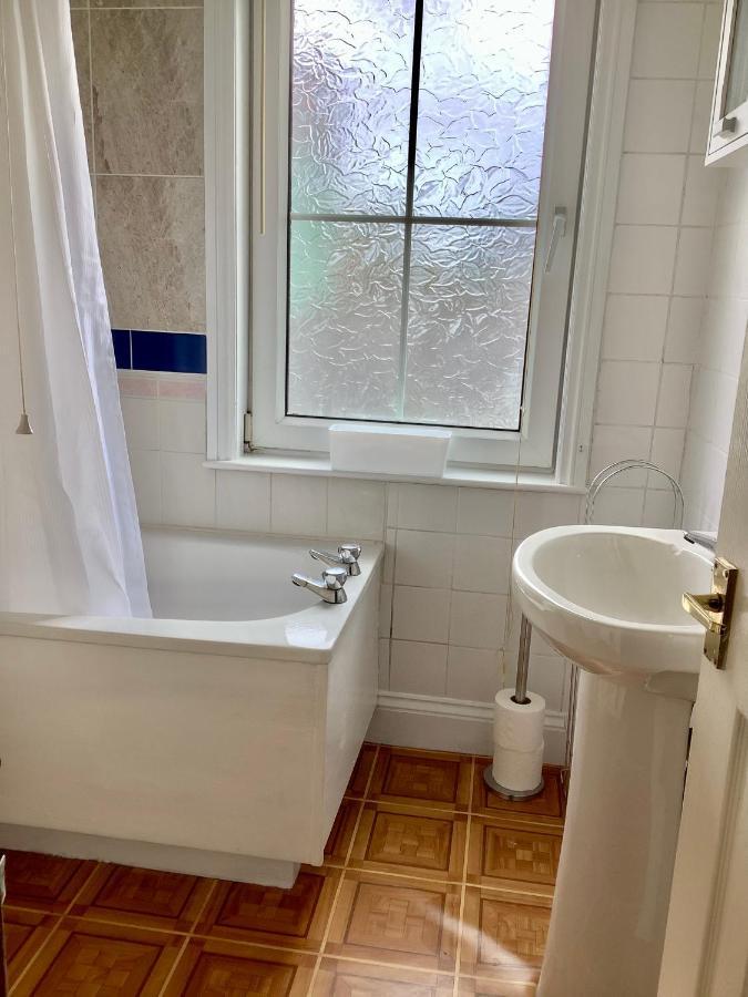 Second Floor Apartment Tenby Town Centre 외부 사진